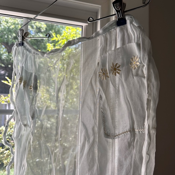 VTG Mesh Embroidered Apron - Picture 2 of 4